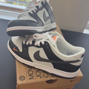 Nike Black and Gray Sneakers